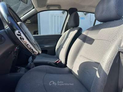Renault Clio 1.2 16V 5 porte Confort Bianco usata Rivignano Teor