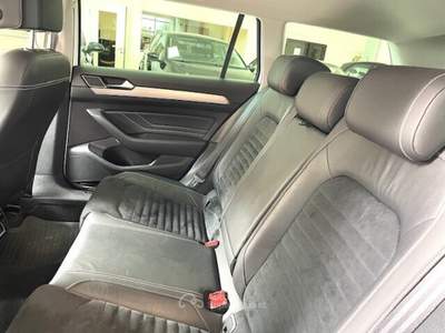 Volkswagen Passat Variant 2.0 TDI SCR EVO DSG Executive Bianco usata Modena