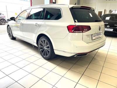Volkswagen Passat Variant 2.0 TDI SCR EVO DSG Executive Bianco usata Modena