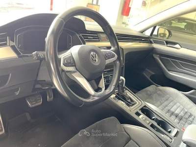 Volkswagen Passat Variant 2.0 TDI SCR EVO DSG Executive Bianco usata Modena
