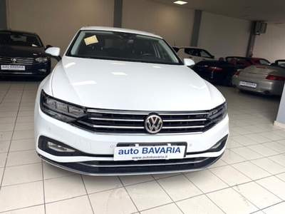 Volkswagen Passat Variant 2.0 TDI SCR EVO DSG Executive Bianco usata Modena