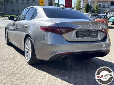 Alfa Romeo Giulia 2.0 Turbo 200 CV AT8 Executive Grigio usata Roma