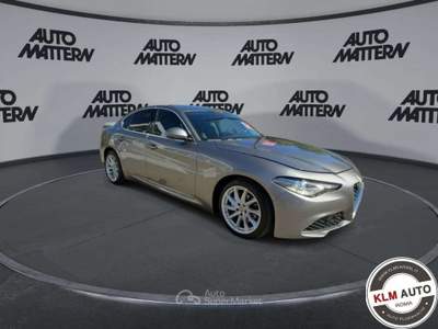 Alfa Romeo Giulia 2.0 Turbo 200 CV AT8 Executive Grigio usata Roma