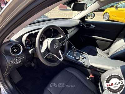 Alfa Romeo Giulia 2.0 Turbo 200 CV AT8 Executive Grigio usata Roma