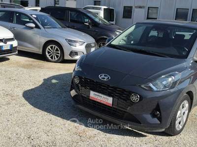 Hyundai i10 Hyundai i10 solo 29000km Grigio usata Pontedera