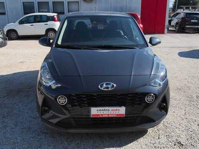 Hyundai i10 Hyundai i10 solo 29000km Grigio usata Pontedera