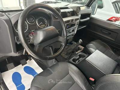 Land Rover Defender Land Rover Defender 90 2.2 td SW SE Nero usata Napoli