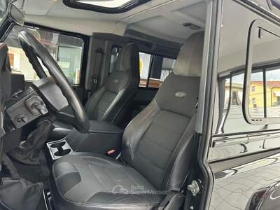 Land Rover Defender Land Rover Defender 90 2.2 td SW SE Nero usata Napoli