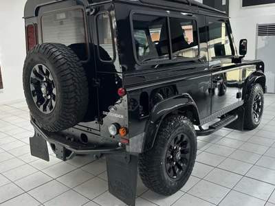 Land Rover Defender Land Rover Defender 90 2.2 td SW SE Nero usata Napoli