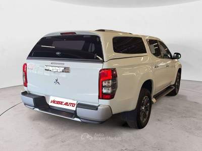 Mitsubishi L200 150cv Bianco usata Milano