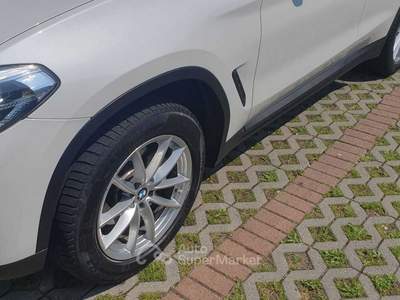 BMW X3 MW X3 sDrive18d Mild Hybrid – 10/2021 – 27.000 km CERTIFICATI Bianco usata Albinea
