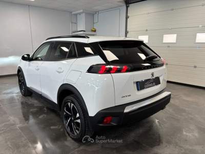 Peugeot 2008 1.5 BlueHDi Allure Navi Pack Bianco usata Qualiano
