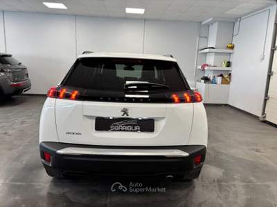 Peugeot 2008 1.5 BlueHDi Allure Navi Pack Bianco usata Qualiano