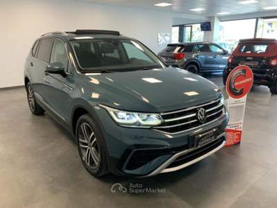 Volkswagen Tiguan Allspace Tetto Apribile 2.0 TDI SCR DSG Elegance Automatico Grigio usata Qualiano