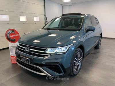 Volkswagen Tiguan Allspace Tetto Apribile 2.0 TDI SCR DSG Elegance Automatico Grigio usata Qualiano