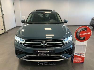 Volkswagen Tiguan Allspace Tetto Apribile 2.0 TDI SCR DSG Elegance Automatico Grigio usata Qualiano