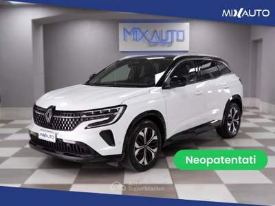 Renault Austral 1.2 E-Tech Full Hybrid Techno 200CV Auto Bianco usata Latina