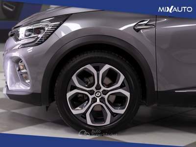 Renault Captur 1.6 E-Tech Full Hybrid Techno Fast Track 145CV Auto Grigio usata Latina