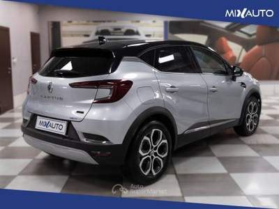 Renault Captur 1.6 E-Tech Full Hybrid Techno Fast Track 145CV Auto Argento usata Latina