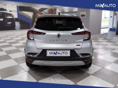 Renault Captur 1.6 E-Tech Full Hybrid Techno Fast Track 145CV Auto Argento usata Latina