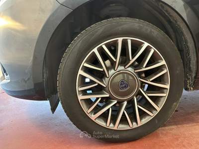 Lancia Ypsilon ADATTA A NEOPATENTATI Nero usata Roma