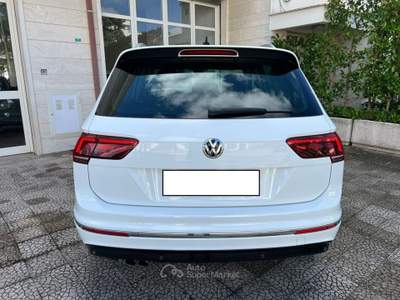 Volkswagen Tiguan 2.0 TDI SCR DSG R-line Bianco usata Alberobello