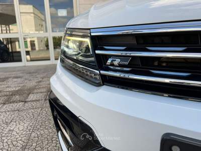Volkswagen Tiguan 2.0 TDI SCR DSG R-line Bianco usata Alberobello