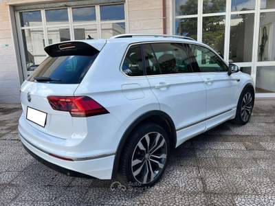 Volkswagen Tiguan 2.0 TDI SCR DSG R-line Bianco usata Alberobello