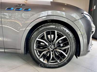 Maserati Levante 2.0 mhev GT 330cv auto, Nerissimo Sport Pack Grigio usata Venaria Reale