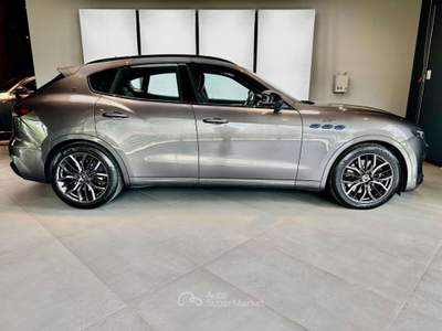 Maserati Levante 2.0 mhev GT 330cv auto, Nerissimo Sport Pack Grigio usata Venaria Reale