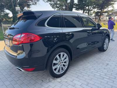 Porsche Cayenne PORSCHE CAYENNE 3000 DIESEL 245 CV Nero usata Riccione