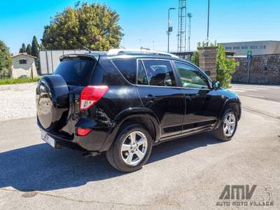 Toyota RAV4 RAV4 2.2 d-cat Luxury 177cv dpf my09 Nero usata Soriano nel Cimino