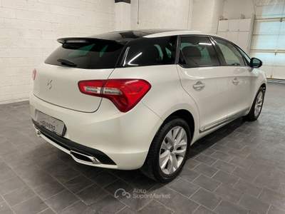 DS Automobiles DS 5 2.0 BlueHDi 180 cv EAT6 So Chic-E6 Bianco usata Fossano