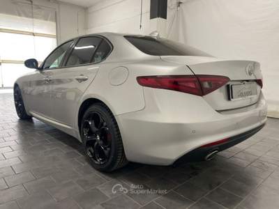 Alfa Romeo Giulia 2.2 Turbodiesel 160 CV AT8 Rosso Edizione Grigio usata Fossano