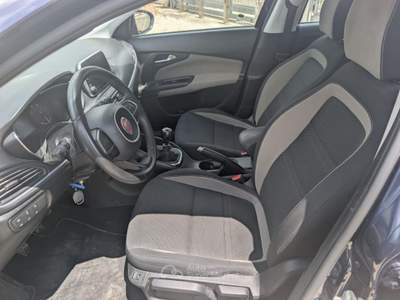 Fiat Tipo 1.6 Mjt S&S SW Lounge Blu/Azzurro usata Barletta