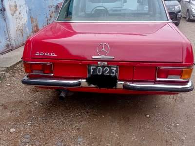 Mercedes-Benz 280 Mercedes 220/8 w115 Rosso usata Verona