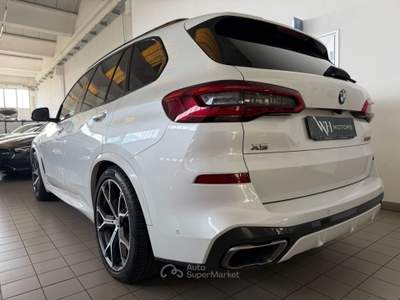 BMW X5 d //TETTO//21//FARI LASER// Bianco usata Parma