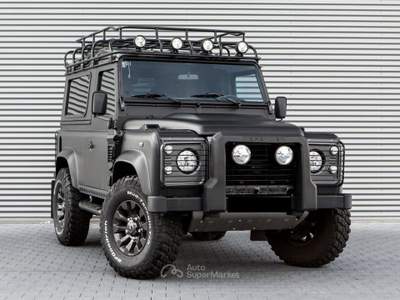 Land Rover Defender Land Rover Defender 2.2 D SW 90 2014 Nero usata Napoli