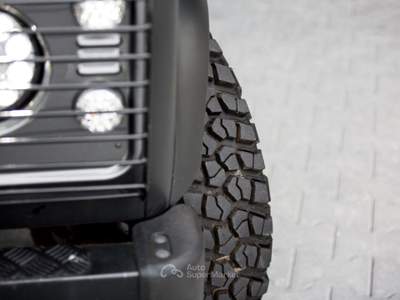 Land Rover Defender Land Rover Defender 2.2 D SW 90 2014 Nero usata Napoli
