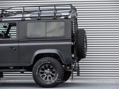 Land Rover Defender Land Rover Defender 2.2 D SW 90 2014 Nero usata Napoli