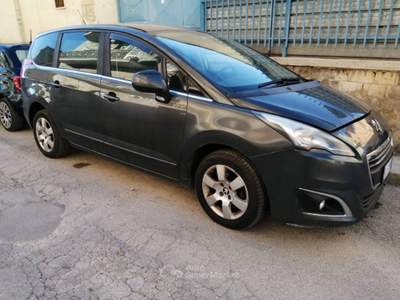 Peugeot 5008 PEUGEOT 5008 DEL 2014 Grigio usata Canosa di Puglia