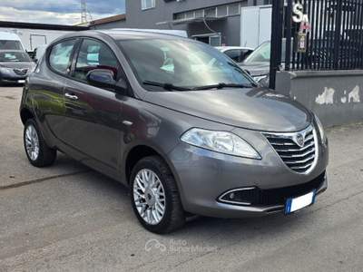 Lancia Ypsilon 0.9 TwinAir 85 CV 5 porte Metano Ecochic Gold Grigio usata Frattaminore