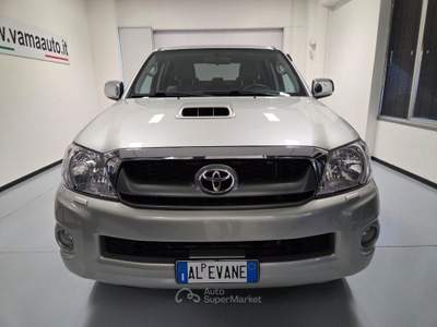 Toyota Hilux 3.0 D-4D 4WD MANUALE Argento usata Parma