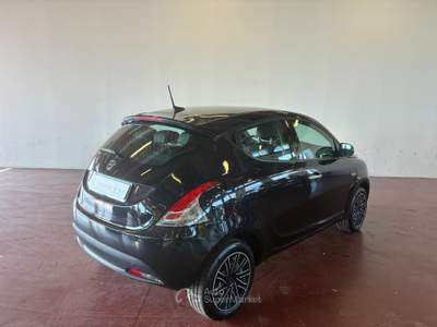 Lancia Ypsilon  - ypsilon 1.0 firefly hybrid silver s&s 70cv Nero usata Ivrea