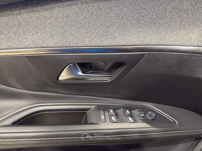 Peugeot 5008  1.6 puretech t gt line s&s 180cv 7p.ti eat8 my21 Blu/Azzurro usata Firenze