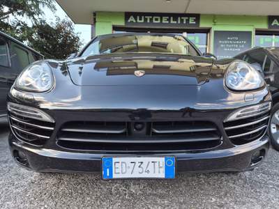 Porsche Cayenne 3.0 V6 tdi tiptronic Tetto PASM Distronic Gancio Traino Elettrico Kamera Post Tagliand Ufficiali Nero usata Nave