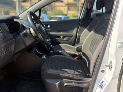 Renault Captur 1.5 dci Intens 90cv edc Bianco usata Roma