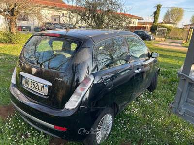 Lancia Ypsilon auto per neopatentati Nero usata Valmontone