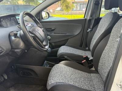 Lancia Ypsilon ok neopatentati Grigio usata SAN MINIATO