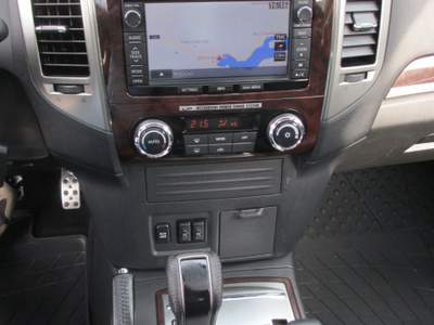 Mitsubishi Pajero 3.2 DI-D 190 CV INSTYLE AUTOMATICO Rosso usata Pisogne
